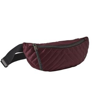 Athleta Kinetic Shine Waistbag